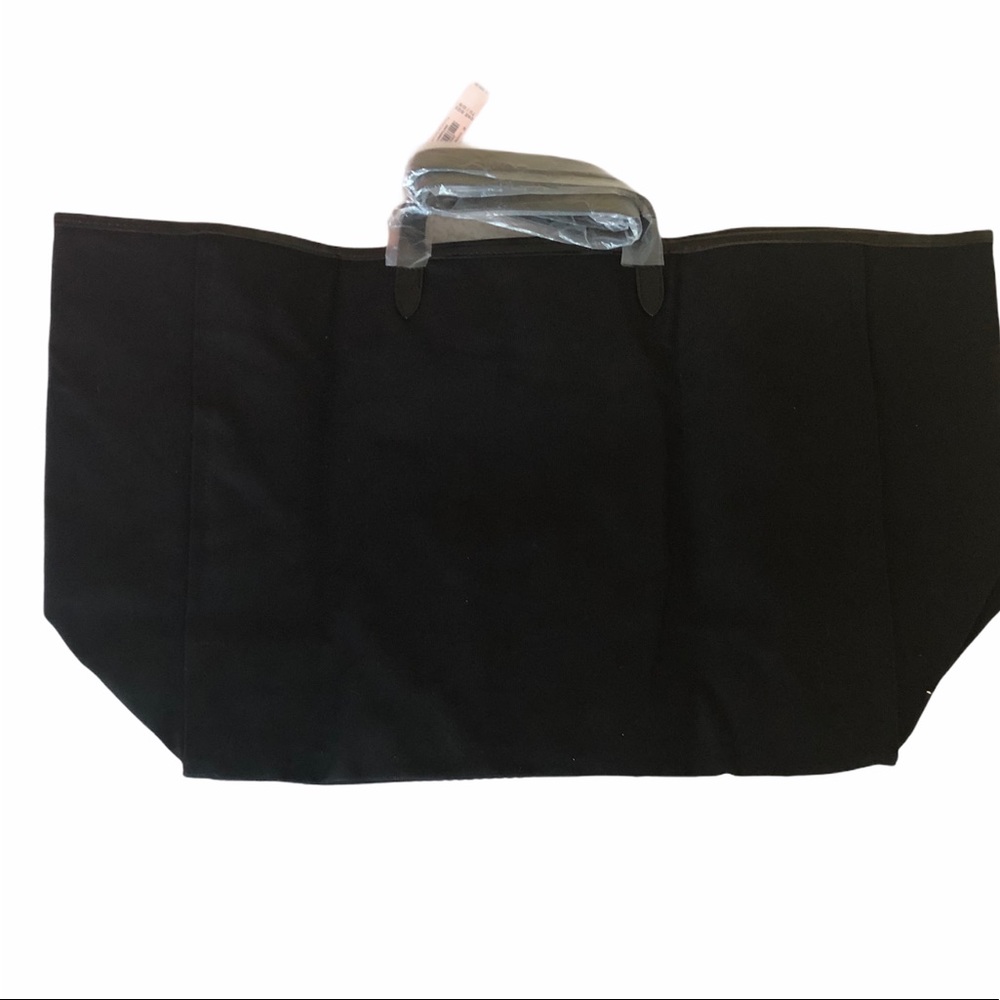 NWT VICTORIA SECRET TOTE W/POUCH - Picture 3 of 7